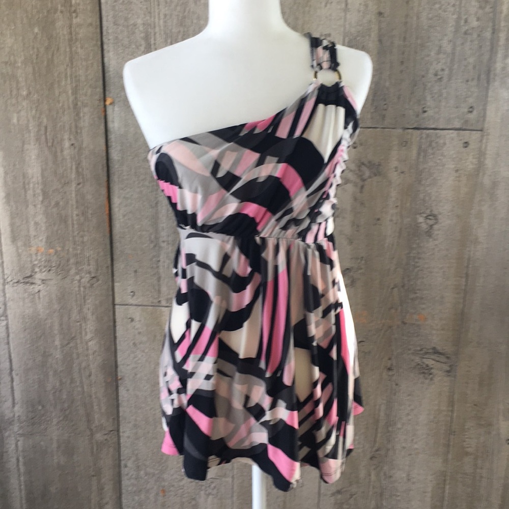 Express Black and Pink One Shoulder sz M top